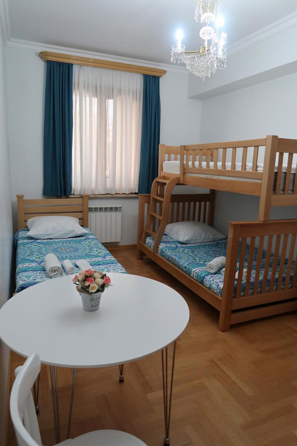 Guest House Merci Tbilisi Buitenkant foto
